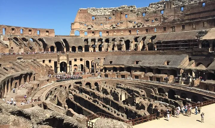Rome : Arena of Gladiators Tour with Forum Access