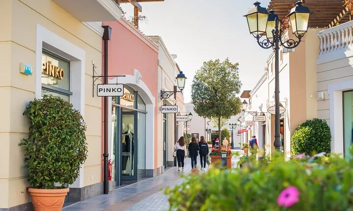 Private Shopping Tour from Athens to Designer Outlet Athens
