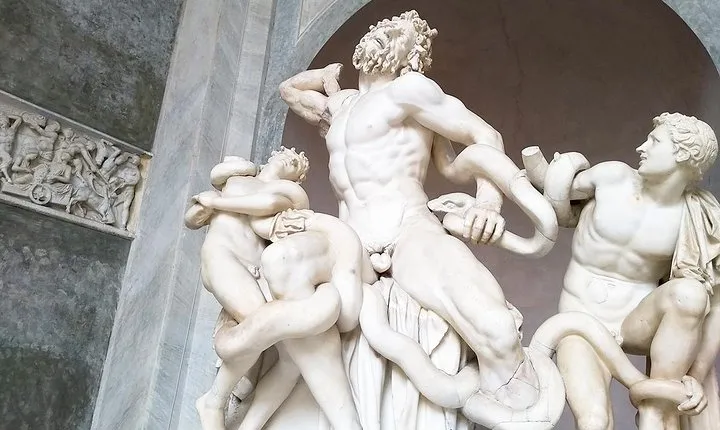 Walking Tour of the Vatican City with Skip-the-line Tickets & Sistine Chapel