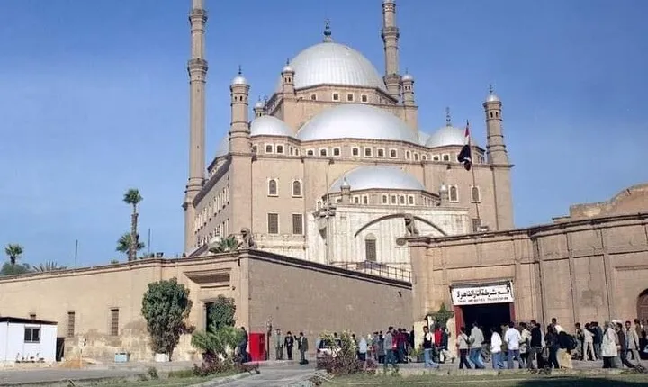 Trip to Egyptian Museum & Giza pyramids & Citadel With lunch