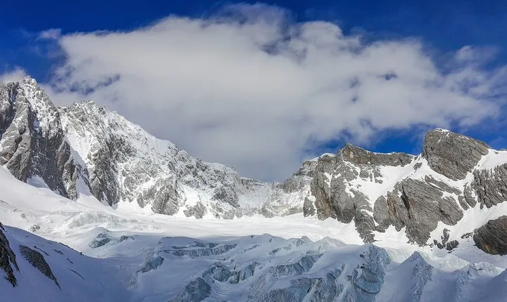 Private Day Tour Jade Dragon Snow Mountain and Baisha Village from Lijiang