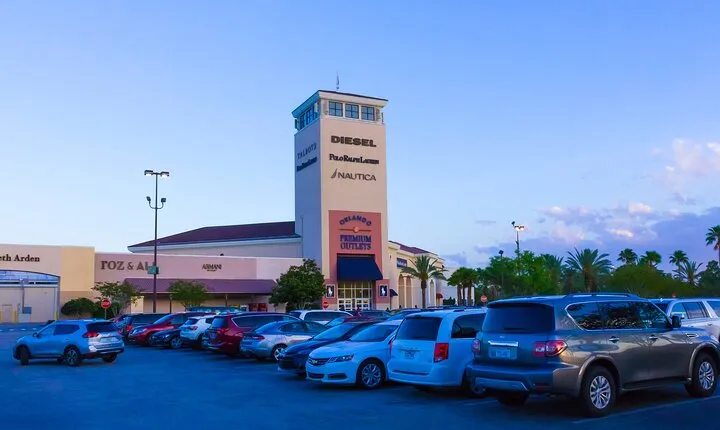 Private Shopping Tour from Orlando hotels to Orlando Outlets