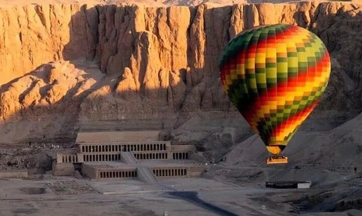 Sunrise Hot Air Balloon Experience in Luxor