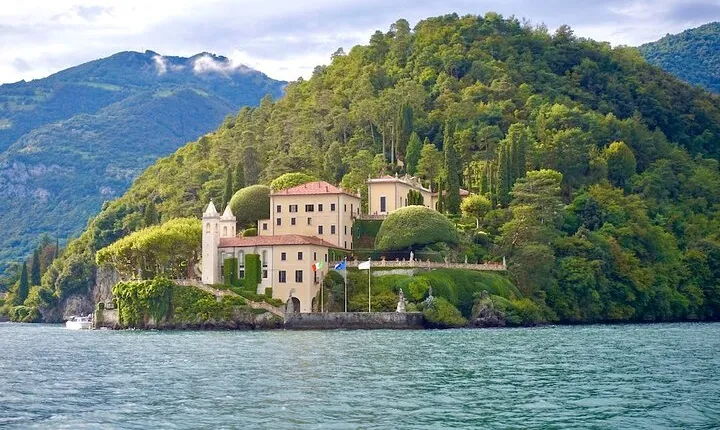 Private vehicle to Como and Bellagio from Milan with boat ride