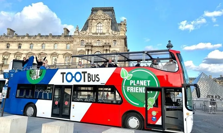 Hop-on Hop-off Discovery Bus Tour of Paris