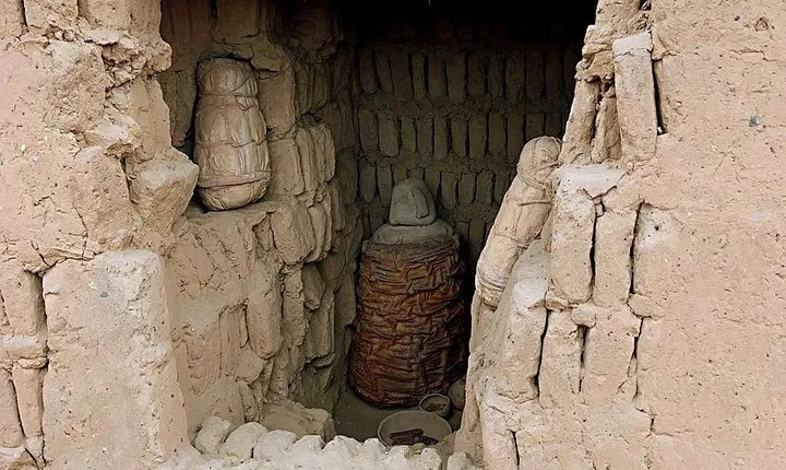 Huaca Pucllana tour and Historical Lima
