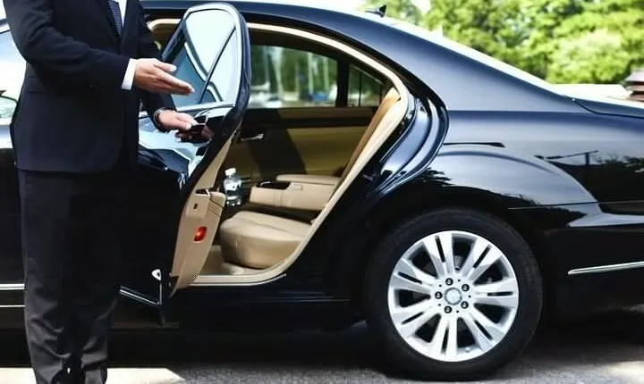 Paris Airports Private Roundtrip Transfer