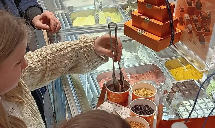 Venchi Gae Aulenti: Chocolate Tasting Experience in Milan
