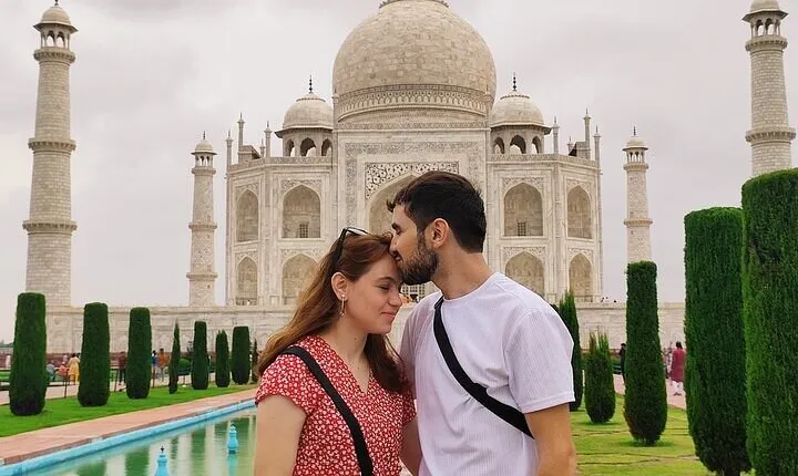 Sunrise Taj Mahal Tour From Delhi by Car