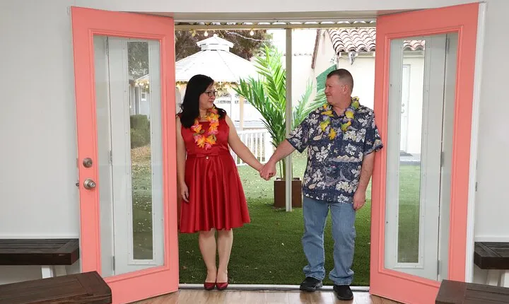 Quickie Sign and Go Wedding at Hawaiian Wedding Chapel