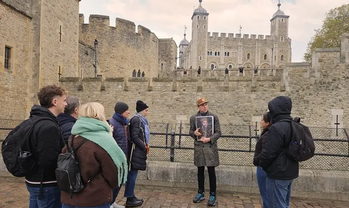 Medieval History Walking Tour from The Tower of London