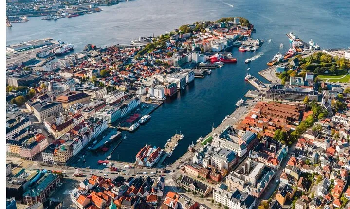 Private Walking Tour- Bergen Classics