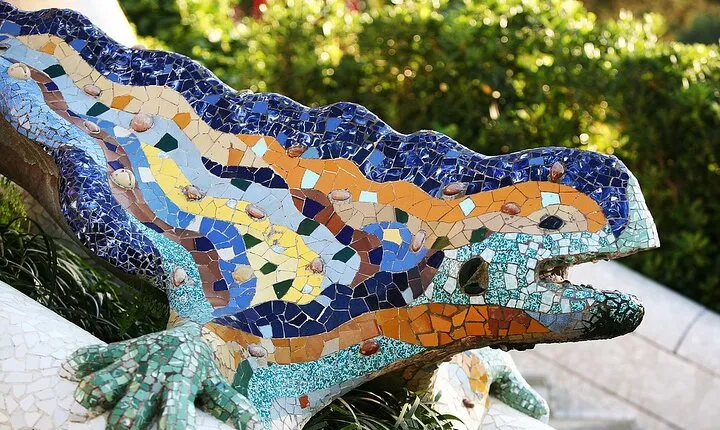 Park Guell & Gaudi houses tour with Modern Style expert Guide