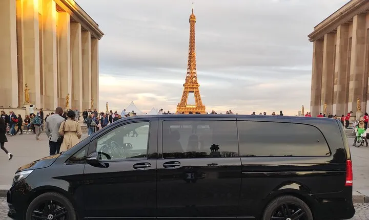 PARIS city tour in a luxury VIP minivan