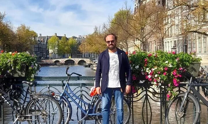 Amsterdam Must-See Attractions Guided Walking Tour With A Guide