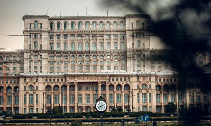 Private Bucharest for 6 Hours Chauffeur with Driven Tour