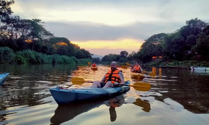 Chiang Mai 6 km Premium Night Kayaking Adventure to City Center