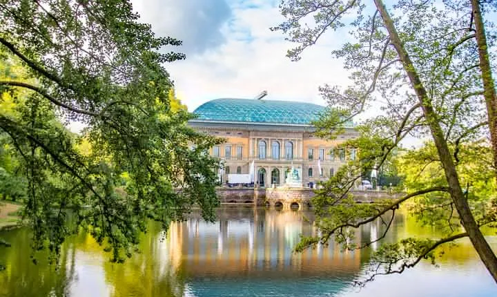 Discover Dusseldorf’s most Photogenic Spots with a Local
