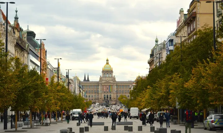 Prague: National Museum Ticket & Online Audioguide City Tour