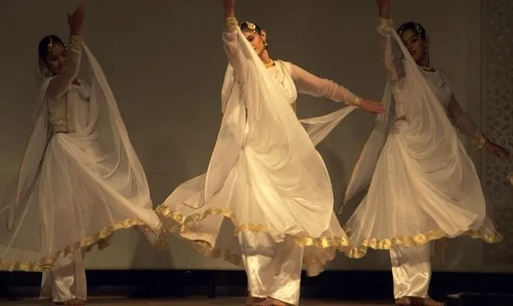 Straight from the Fire - Dinner and Dance Show with private transfers