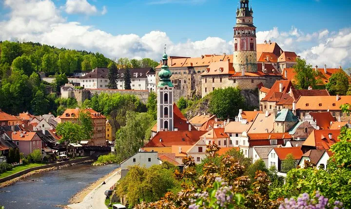 CESKY KRUMLOV Renaissance gem from UNESCO list 9-hr-driving&walk.