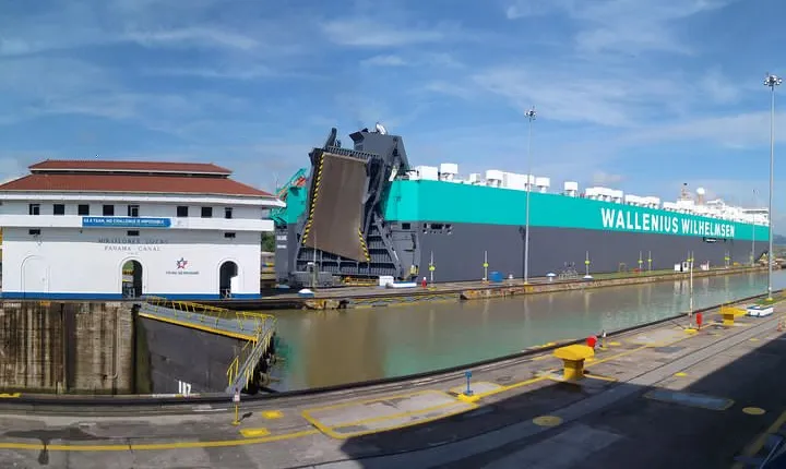 Panama Canal with entrance included and Gatun Lake Boat Tour