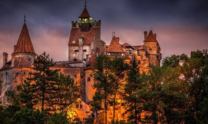 Dracula Castle, Peles Castle and Rasnov Fortress from Brasov
