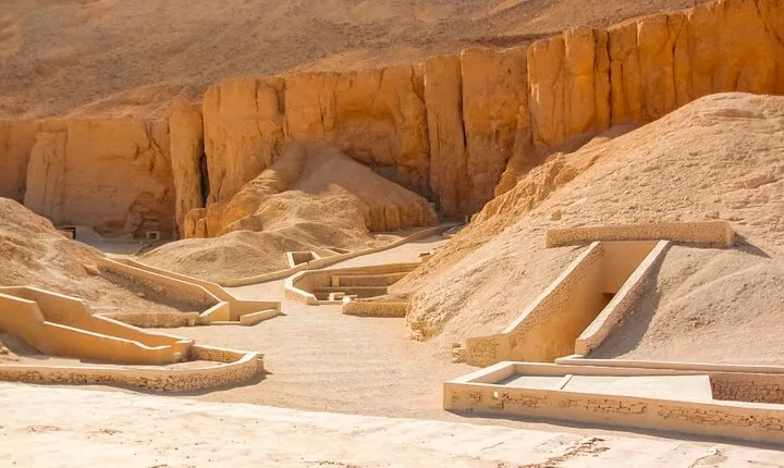 Private Tour from Sharm el Sheikh to Luxor by plane