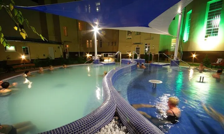 Budapest Dandar Thermal Bath Full-Day Admission