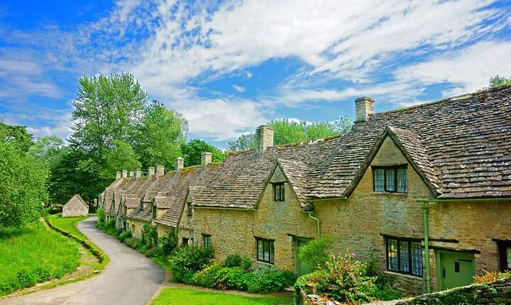 Bath and Cotswolds Guided Tour from London