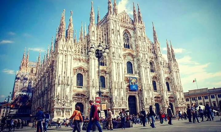 3-Hour Milan City Tour with The Scala Theatre - small group tour