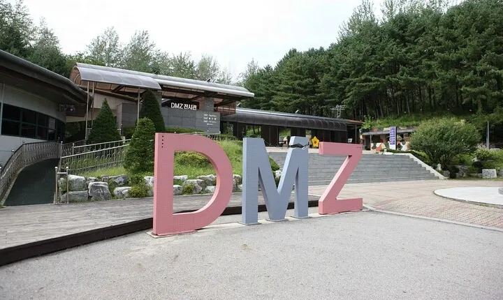 DMZ Group Tour w/Italian Guide