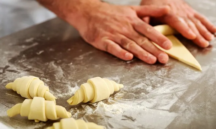 Paris Croissant Small-Group Baking Class with a Chef
