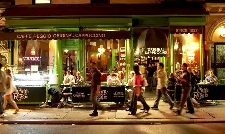 2-Hour Spanish Nightlife Guided Walking Tour of Greenwich Village