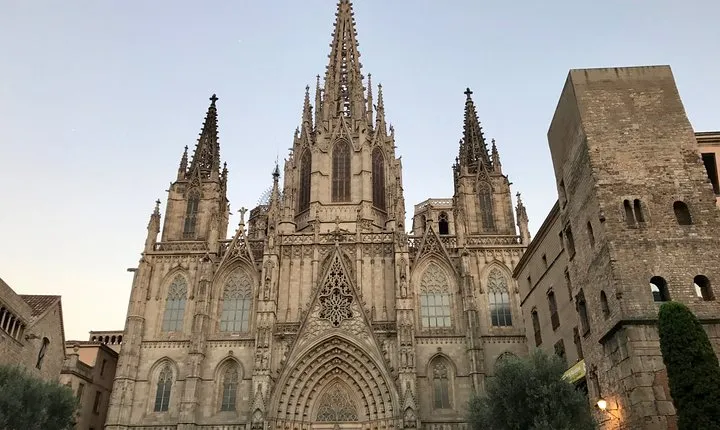 Barcelona Highlights Full Day Tour with a Licensed Tour Guide