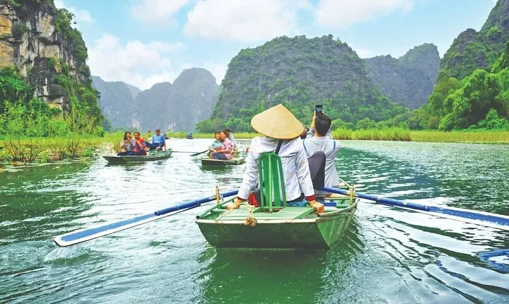 Hanoi: Ninh Binh - Hoa Lu - Tam Coc boat - Mua Cave - Best seller