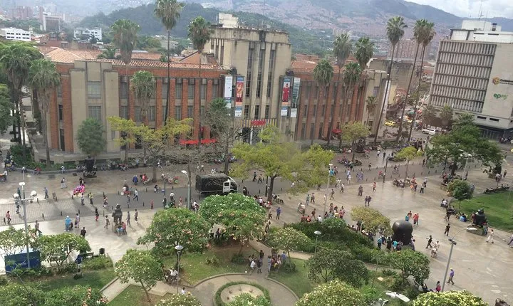 Medellin Metro Tour including Fernando Botero´s Plaza