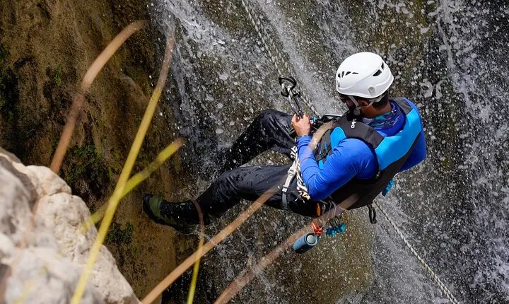 Full Day Private Wadi Tiwi Mibam Adventure