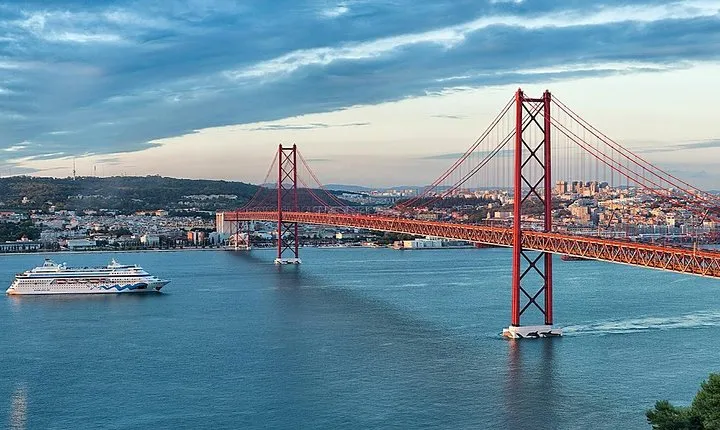 Half Day Lisbon - Private Tour of the City Charms