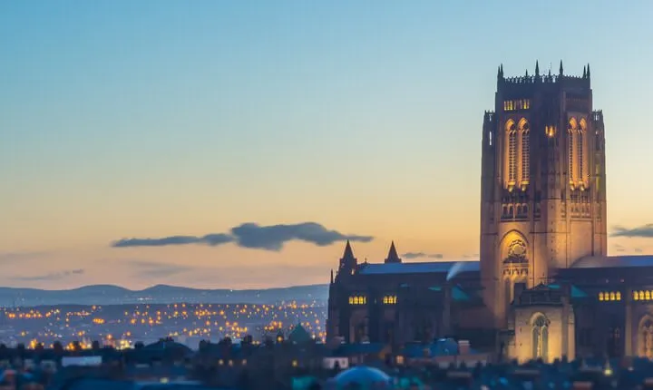 Liverpool Scavenger Hunt and Highlights Self-Guided Tour