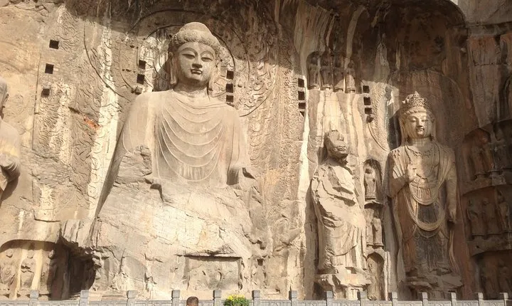 Luoyang Highlights Day Trip of Longmen Grottoes and Shaolin Temple