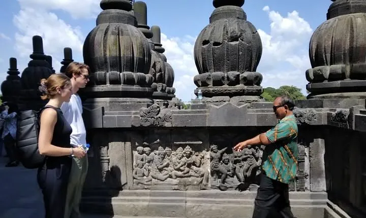 Yogyakarta: Borobudur Sunrise and Prambanan Temple Private Tour