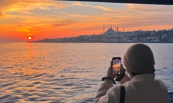 Bosphorus Sunset: An Enchanting Yacht Cruise in Istanbul