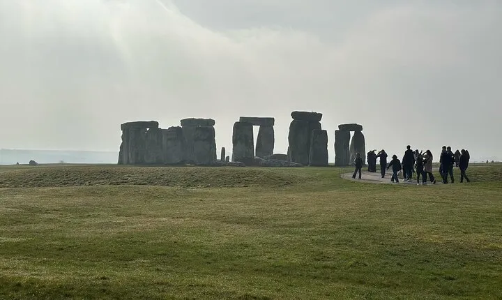 Stonehenge and Bath Private Black Cab Tour with Hotel Pick Up