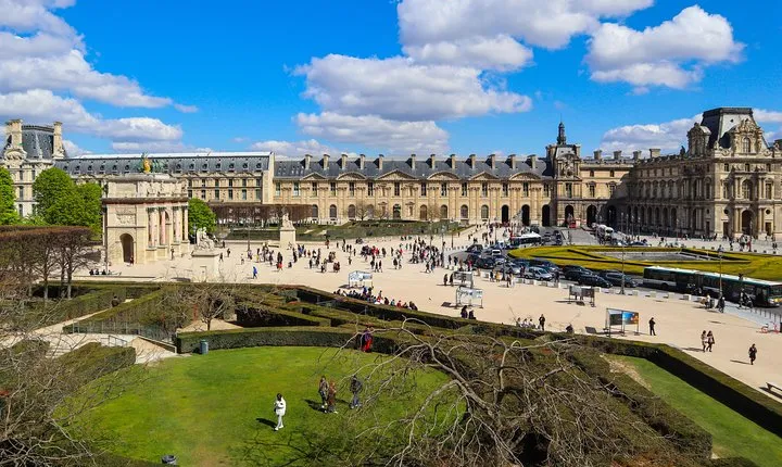 VIP Paris in a Day: Montmartre, Louvre, Île de la Cité, Cruise