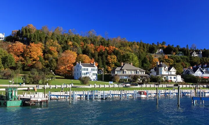 Scenic Mackinac Island: A Self-Guided Cycling Audio Tour