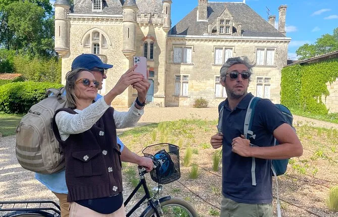 Medoc Small Group Electric Bike Wine Tour Tastings and Lunch from Bordeaux