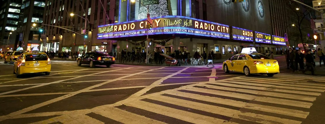 Tour Midtown New York with Mob Hits & Hangouts Exploration Game