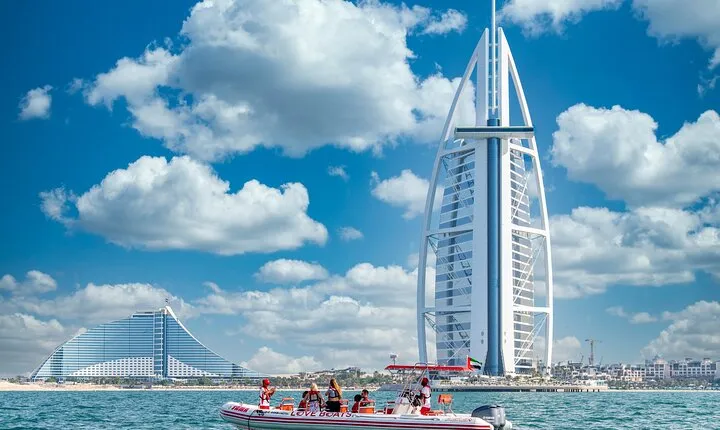 Dubai: 100-Minute Thrilling Speedboat Adventure