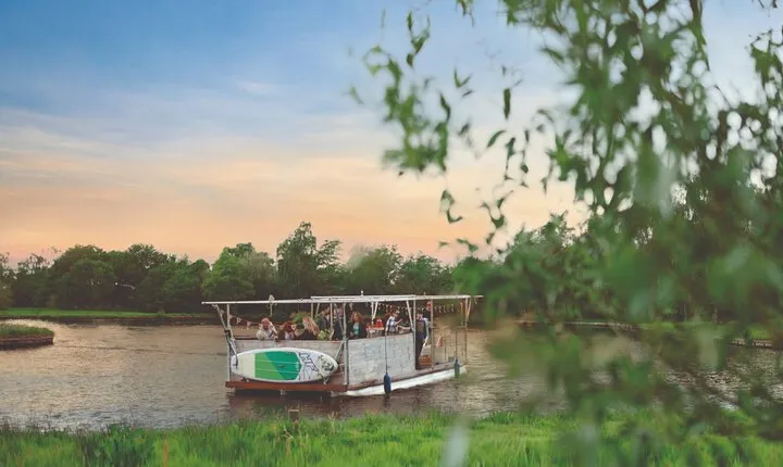 Floating Terrace: Appetizers and Drinks at Paterswoldsemeer